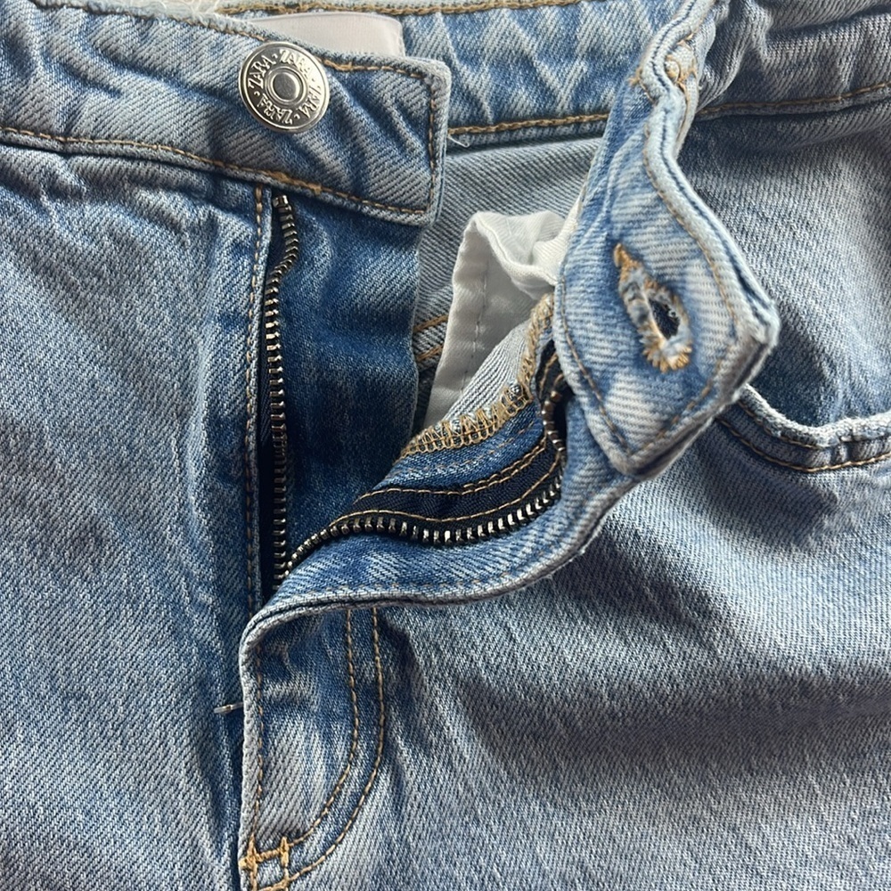 Zara High Rise Distressed Jeans Size 4 - Picture 10 of 13